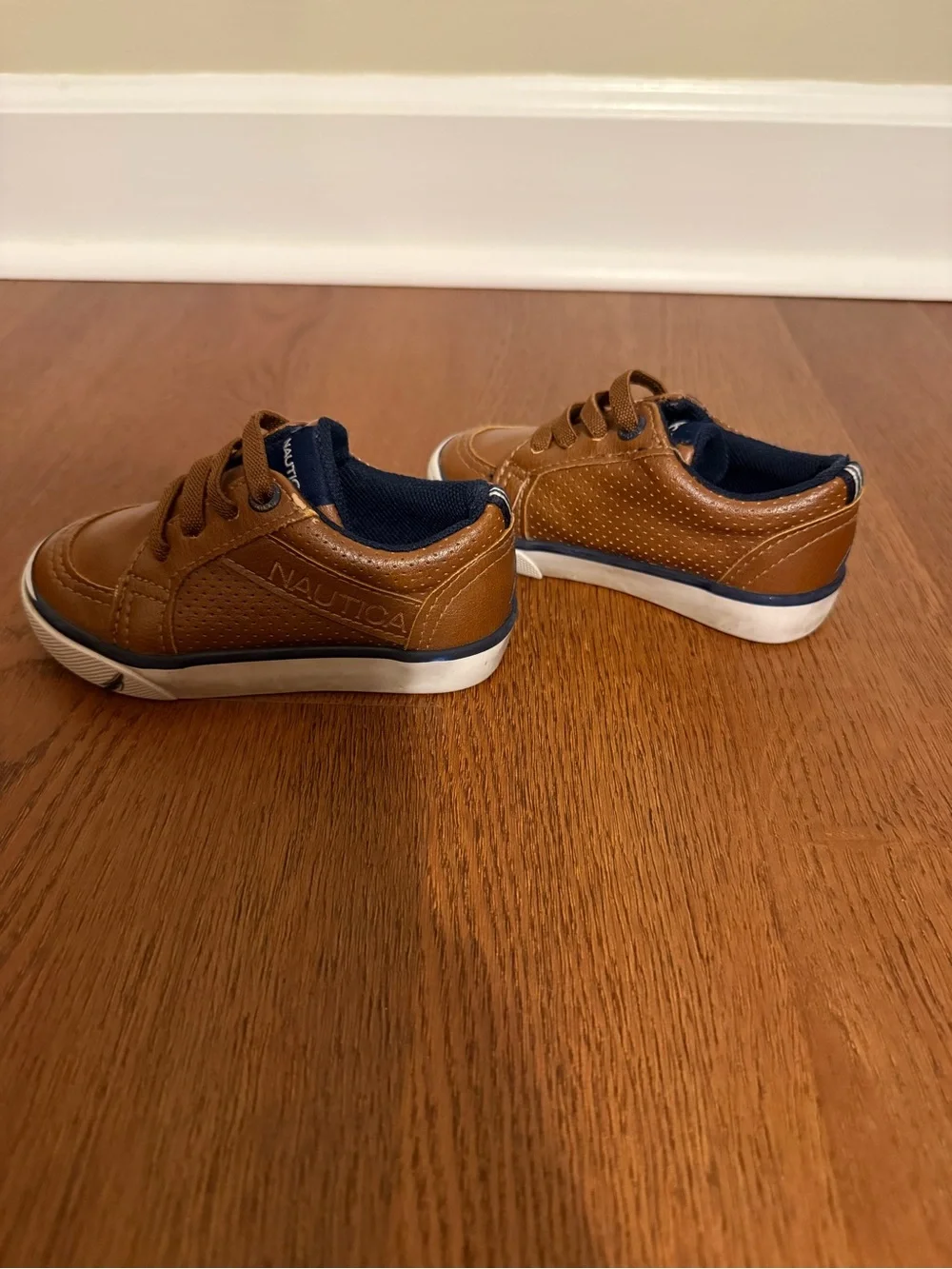 Nautica Toddler Boy Brown Faux Leather Slip On Sneakers Size 5